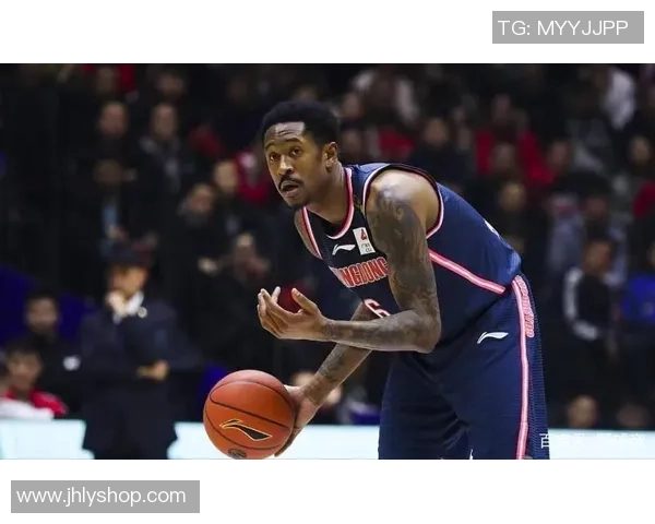 马尚布鲁克斯：从篮球场上的明星到生活中的奋斗者